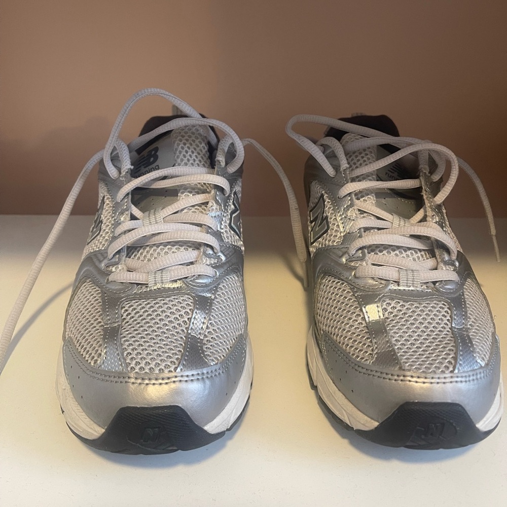 New Balance 530 sneakers